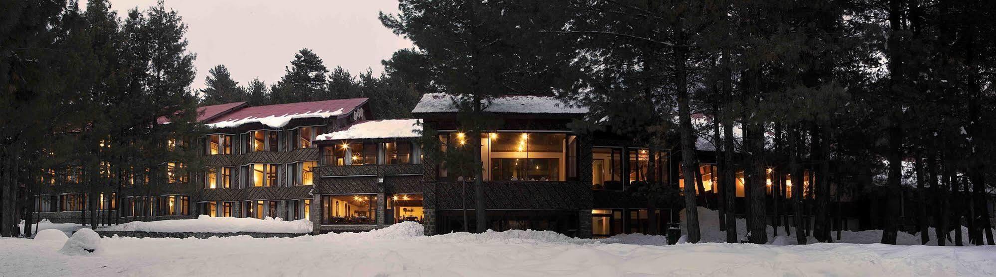 Senator Pine N Peak Pahalgām Exterior foto